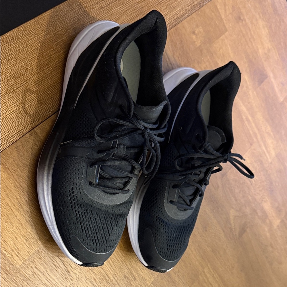 Lululemon black & white sneakers